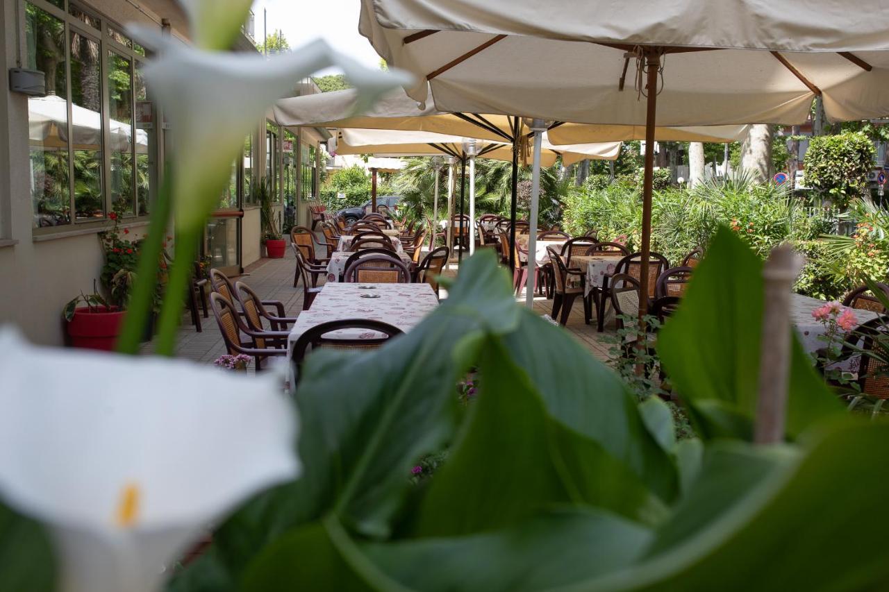 Hotel Roma Residenza Червія Екстер'єр фото