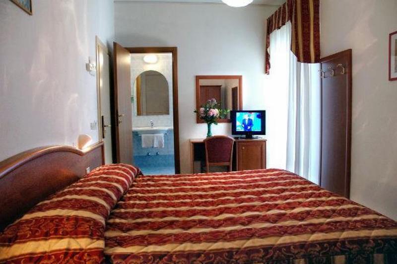 Hotel Roma Residenza Червія Екстер'єр фото