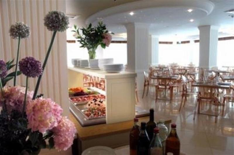 Hotel Roma Residenza Червія Екстер'єр фото